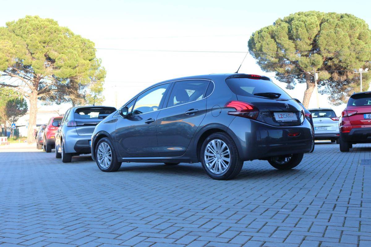 peugeot-208-2017-gasolina-1199cc