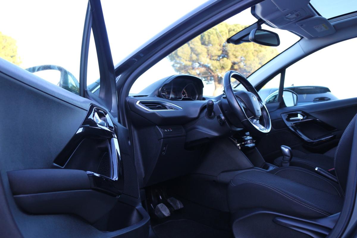 peugeot-208-2017-gasolina-1199cc
