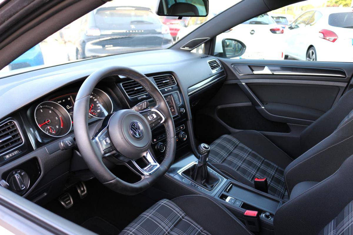 volkswagen-golf-2016-diesel-1968cc