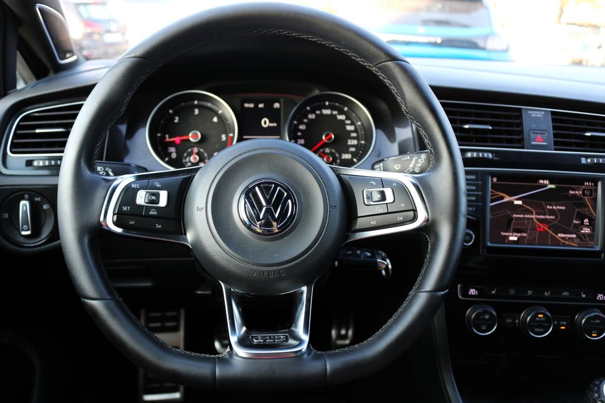 volkswagen-golf-2016-diesel-1968cc