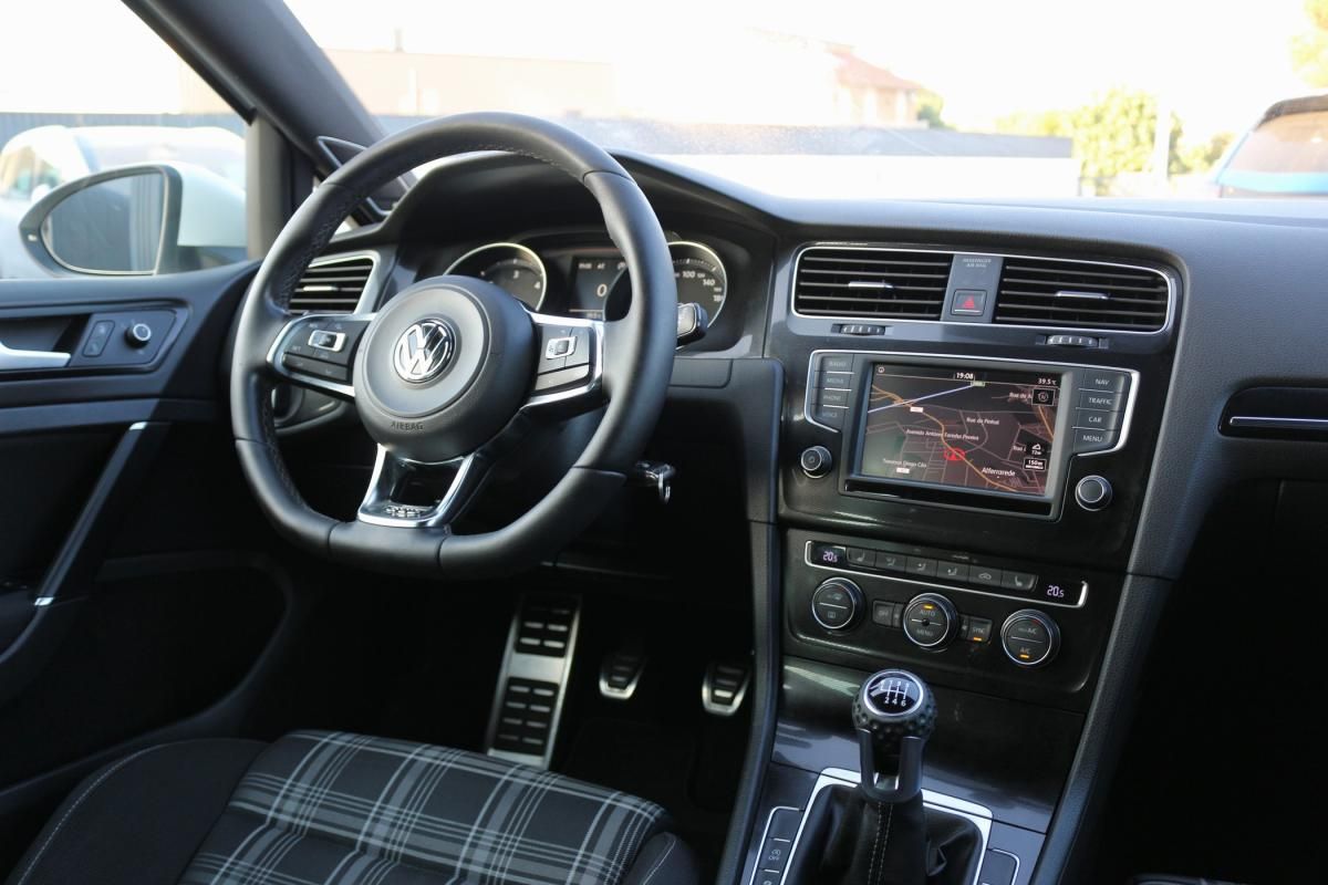 volkswagen-golf-2016-diesel-1968cc