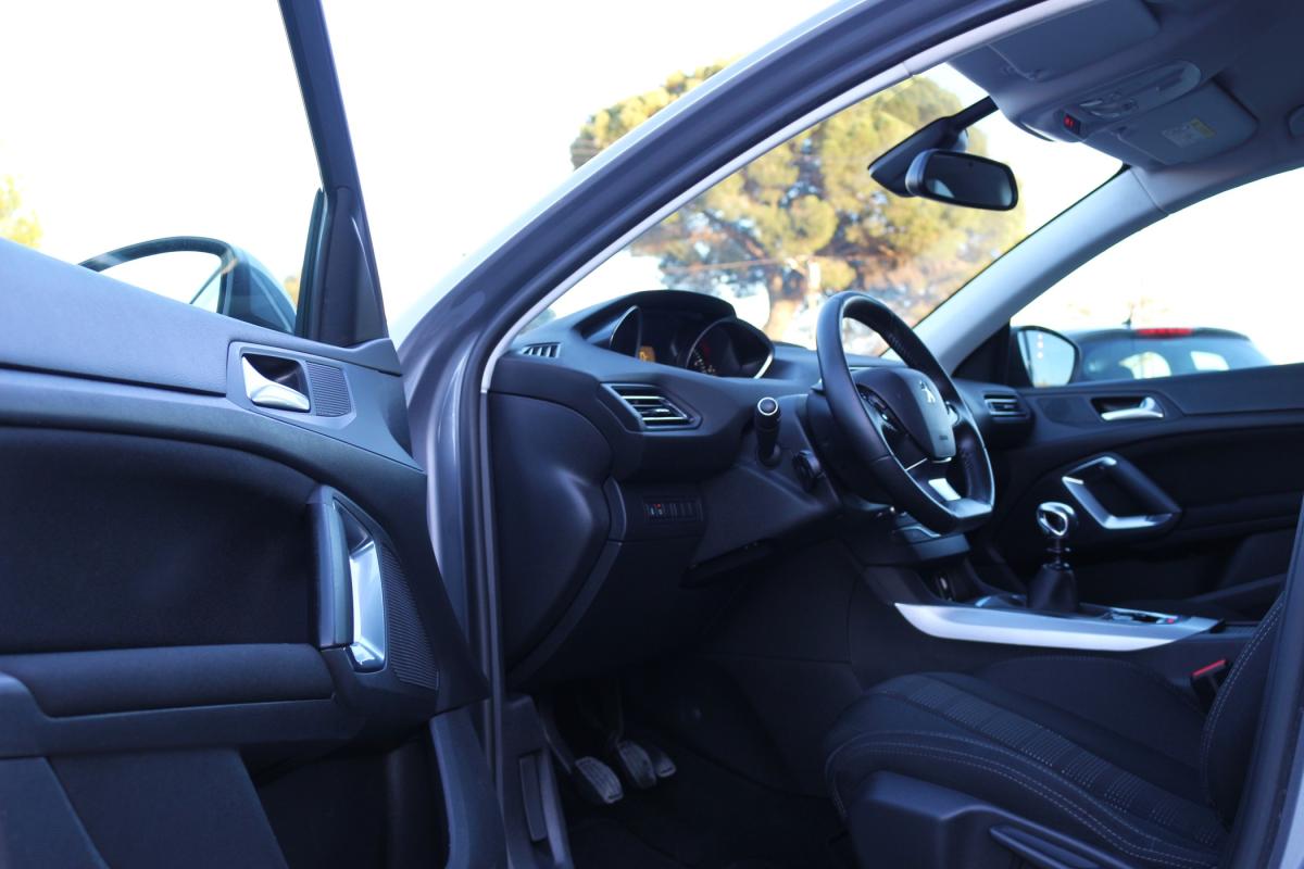 peugeot-308-2016-gasolina-1199cc