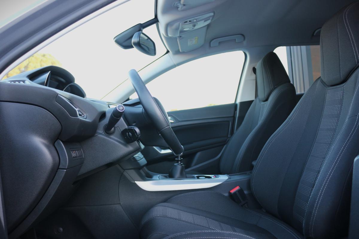 peugeot-308-2016-gasolina-1199cc