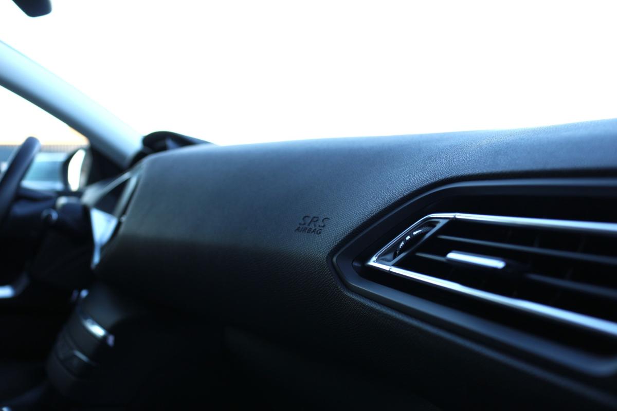 peugeot-308-2016-gasolina-1199cc