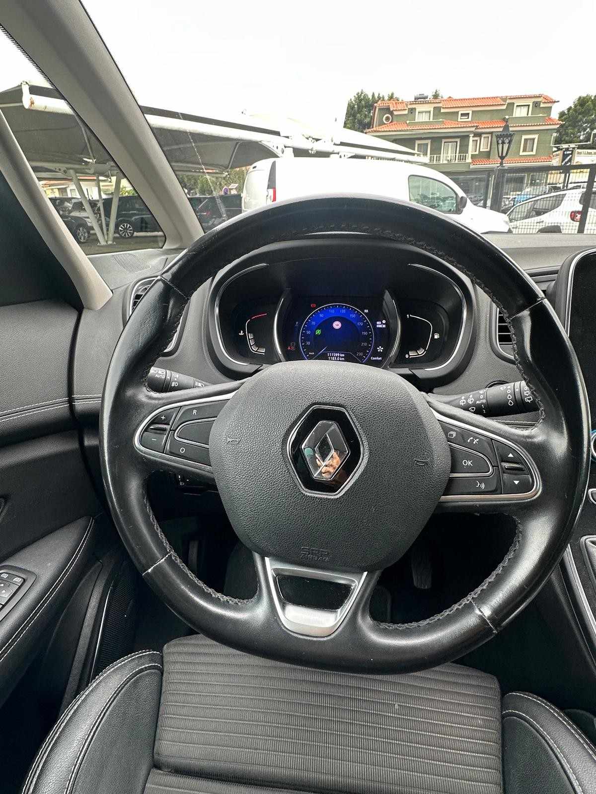 renault-scenic-2019-diesel-1750cc