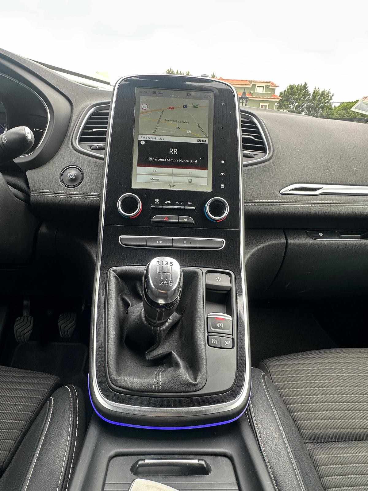 renault-scenic-2019-diesel-1750cc