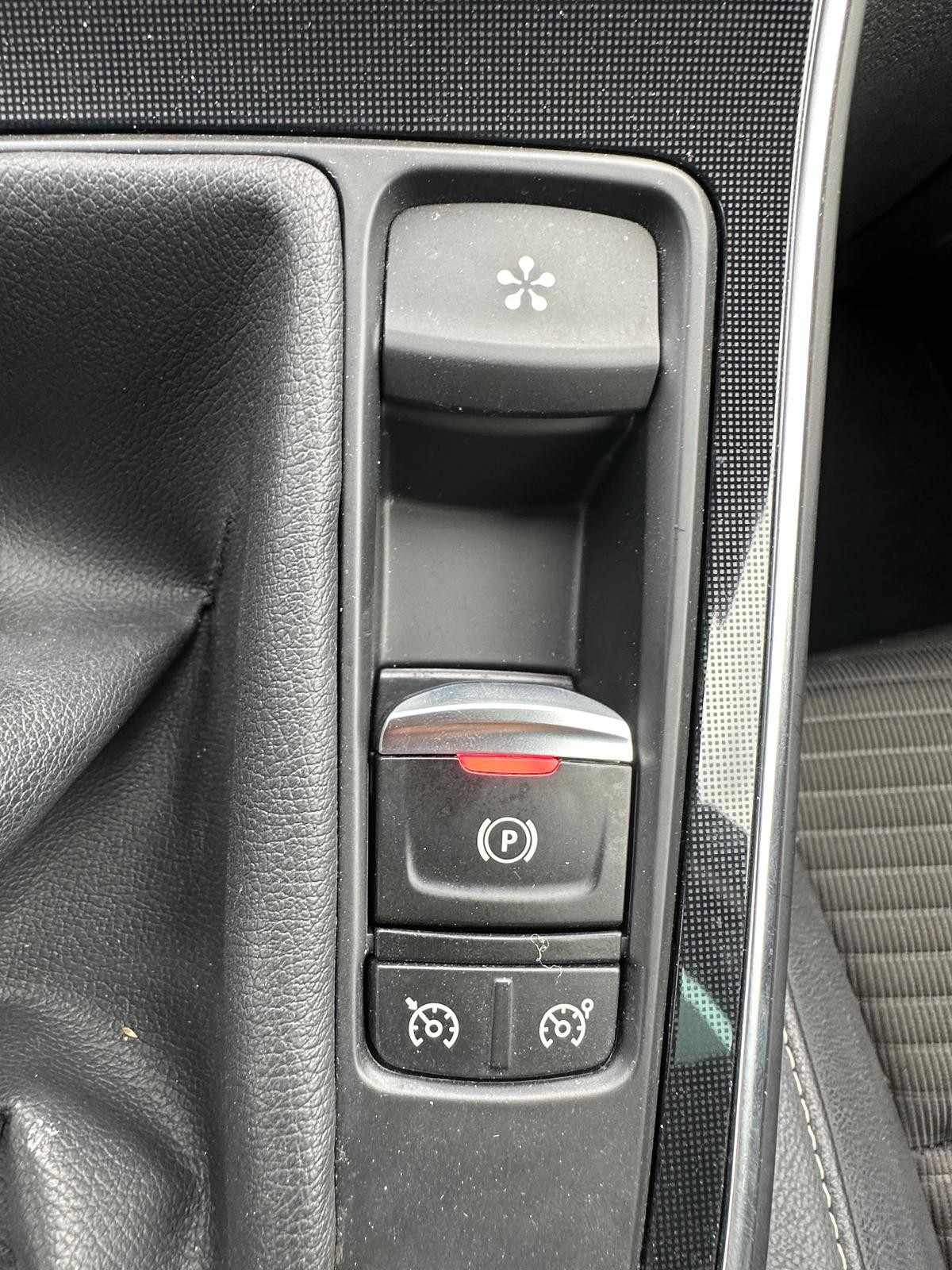 renault-scenic-2019-diesel-1750cc