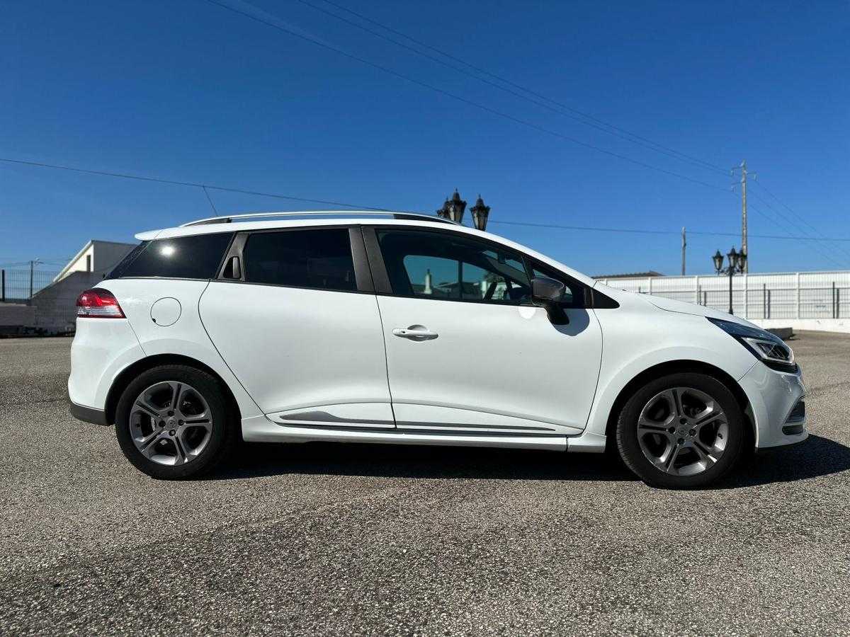 renault-clio-sport-tourer-2018-diesel-1461cc