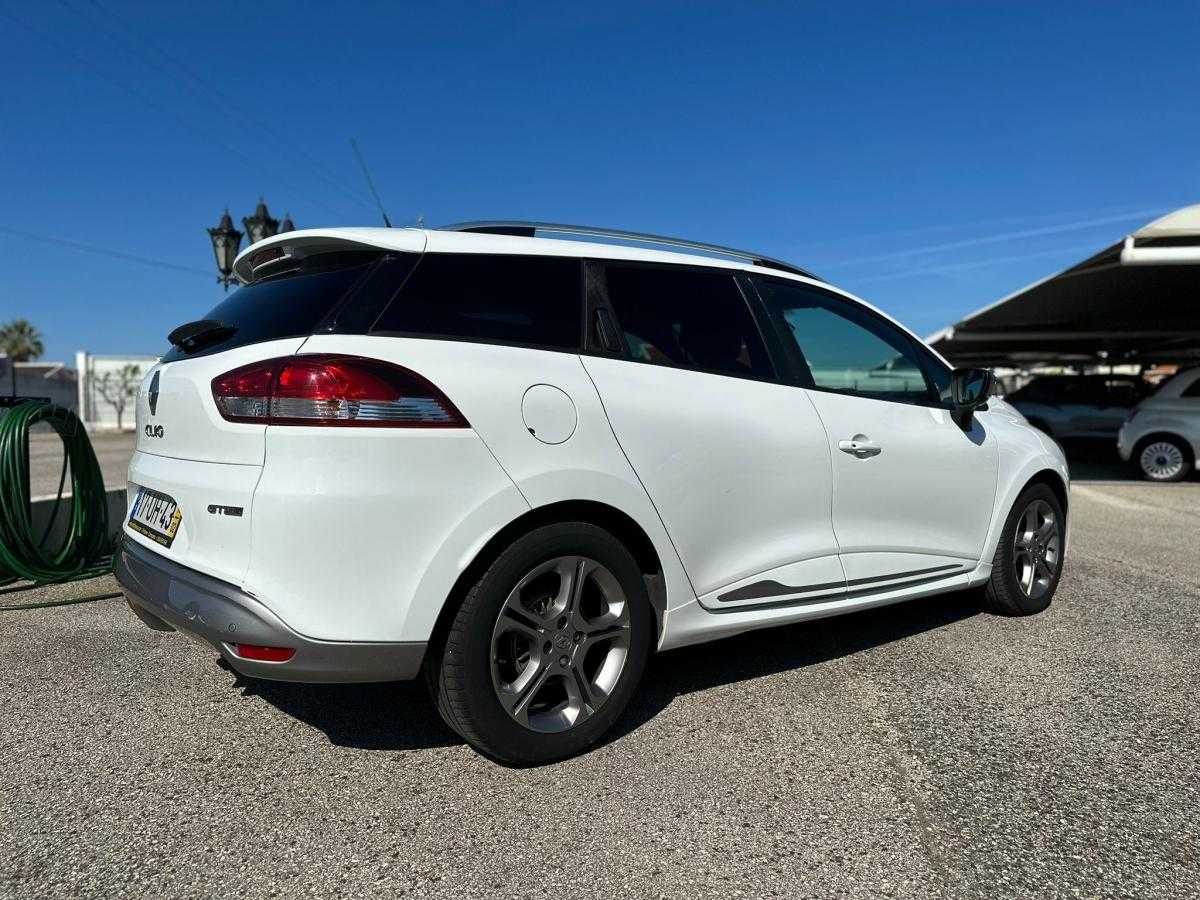 renault-clio-sport-tourer-2018-diesel-1461cc
