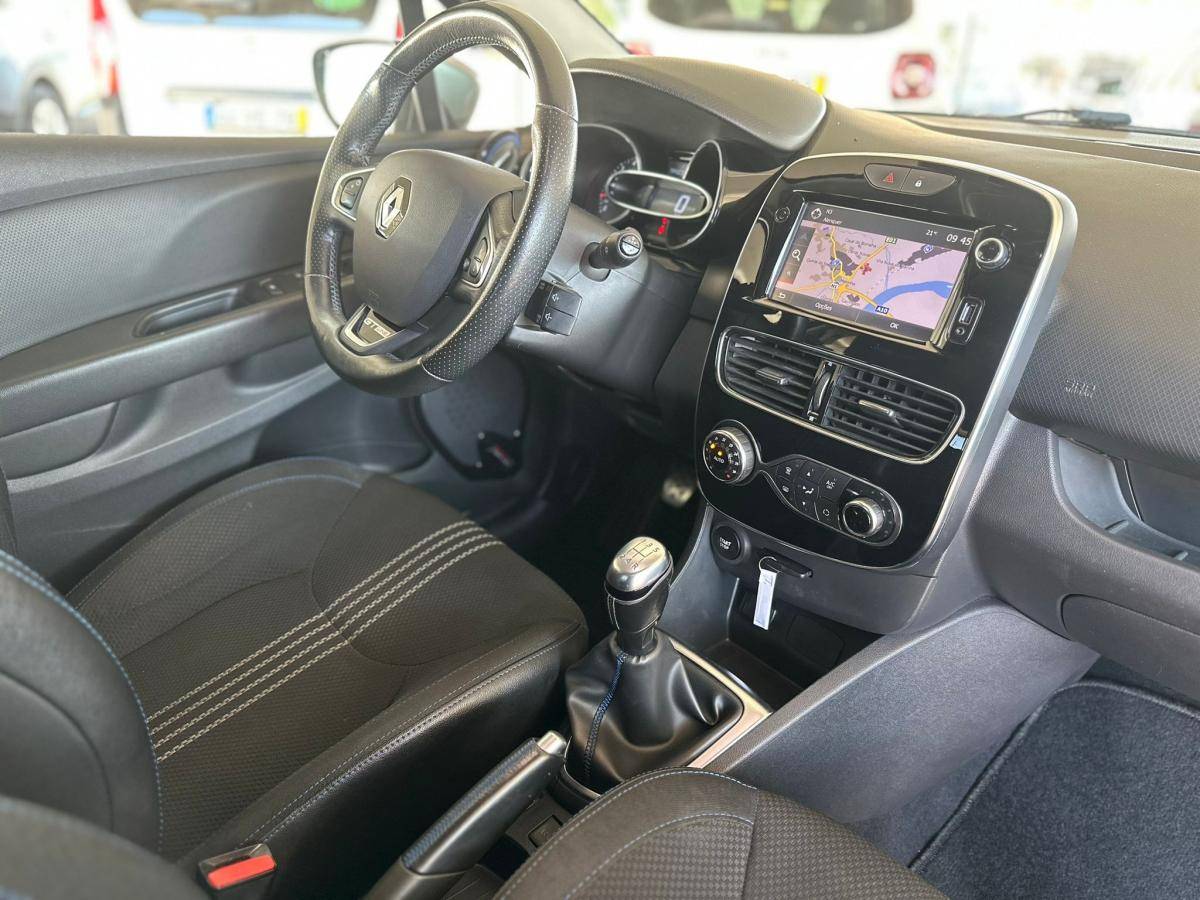 renault-clio-sport-tourer-2018-diesel-1461cc