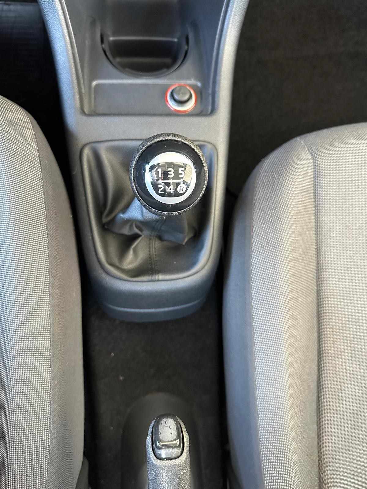 volkswagen-up-2014-gasolina-999cc
