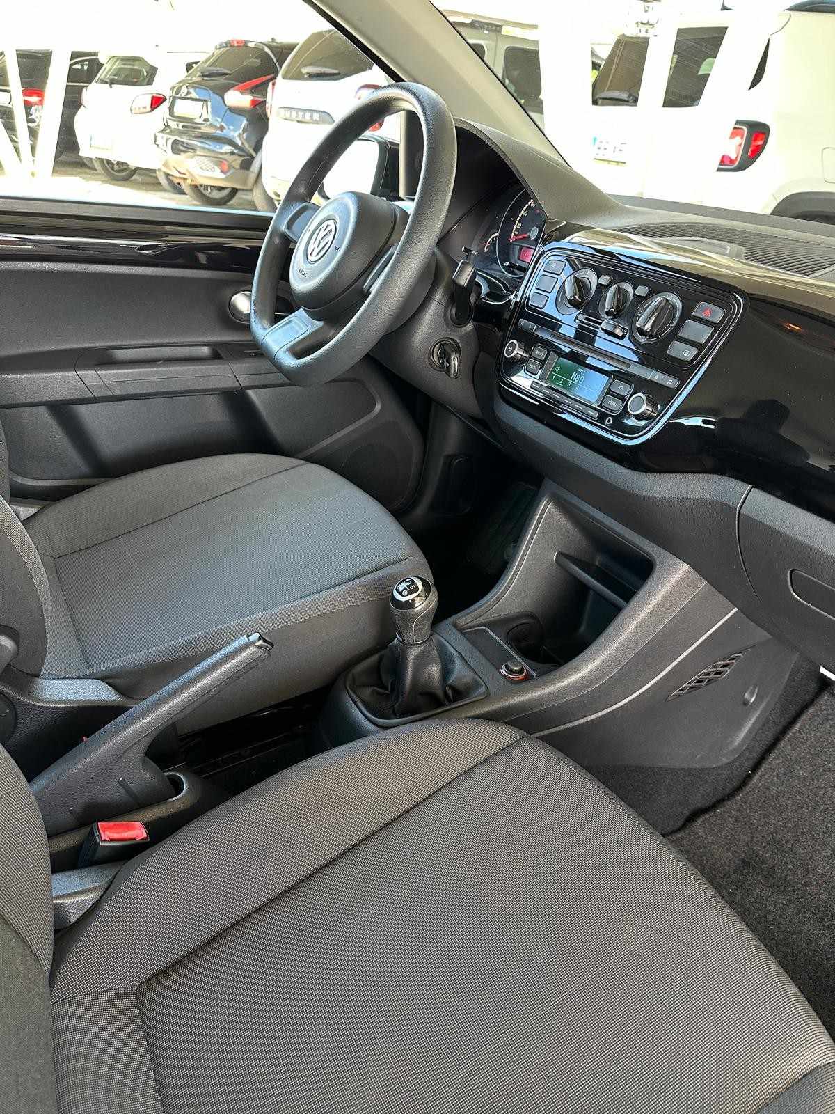 volkswagen-up-2014-gasolina-999cc