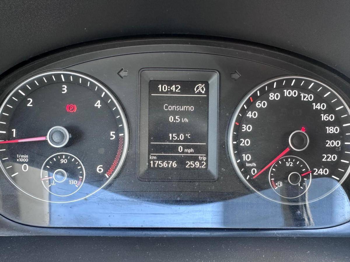 volkswagen-caddy-2015-diesel-1598cc