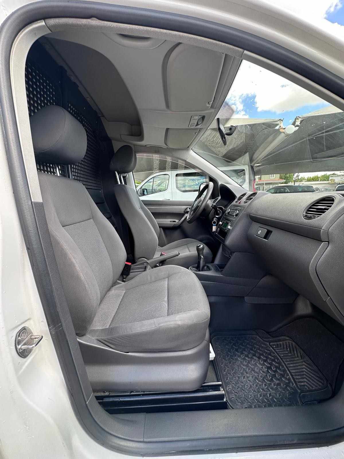 volkswagen-caddy-2015-diesel-1598cc