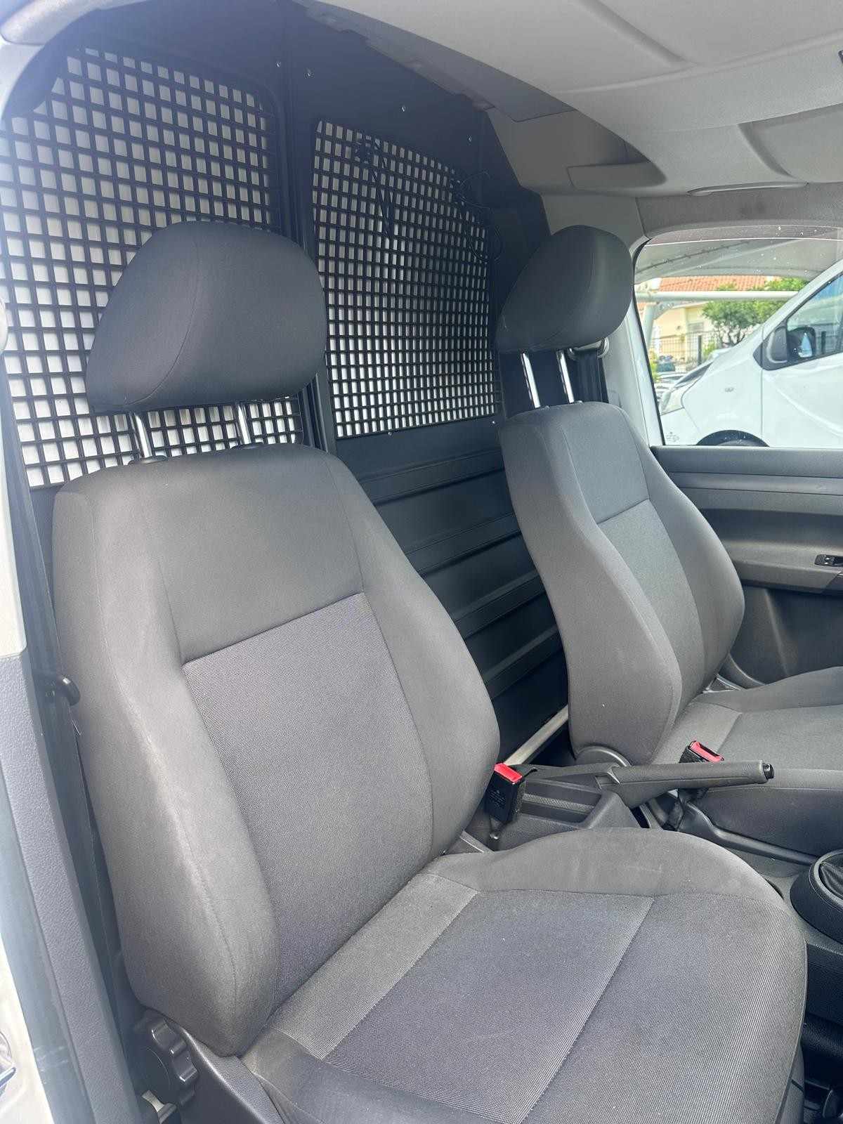 volkswagen-caddy-2015-diesel-1598cc