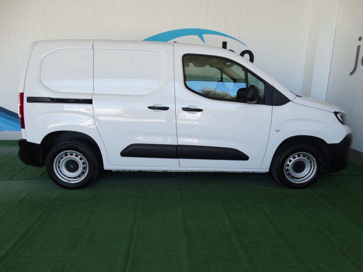 peugeot-partner-2024-diesel-1499cc