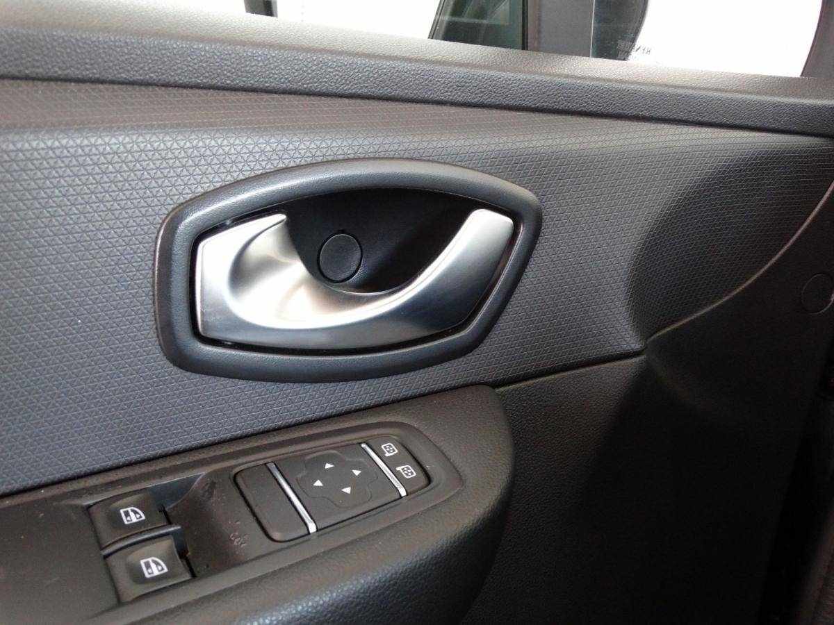 renault-clio-sport-tourer-2018-diesel-1461cc