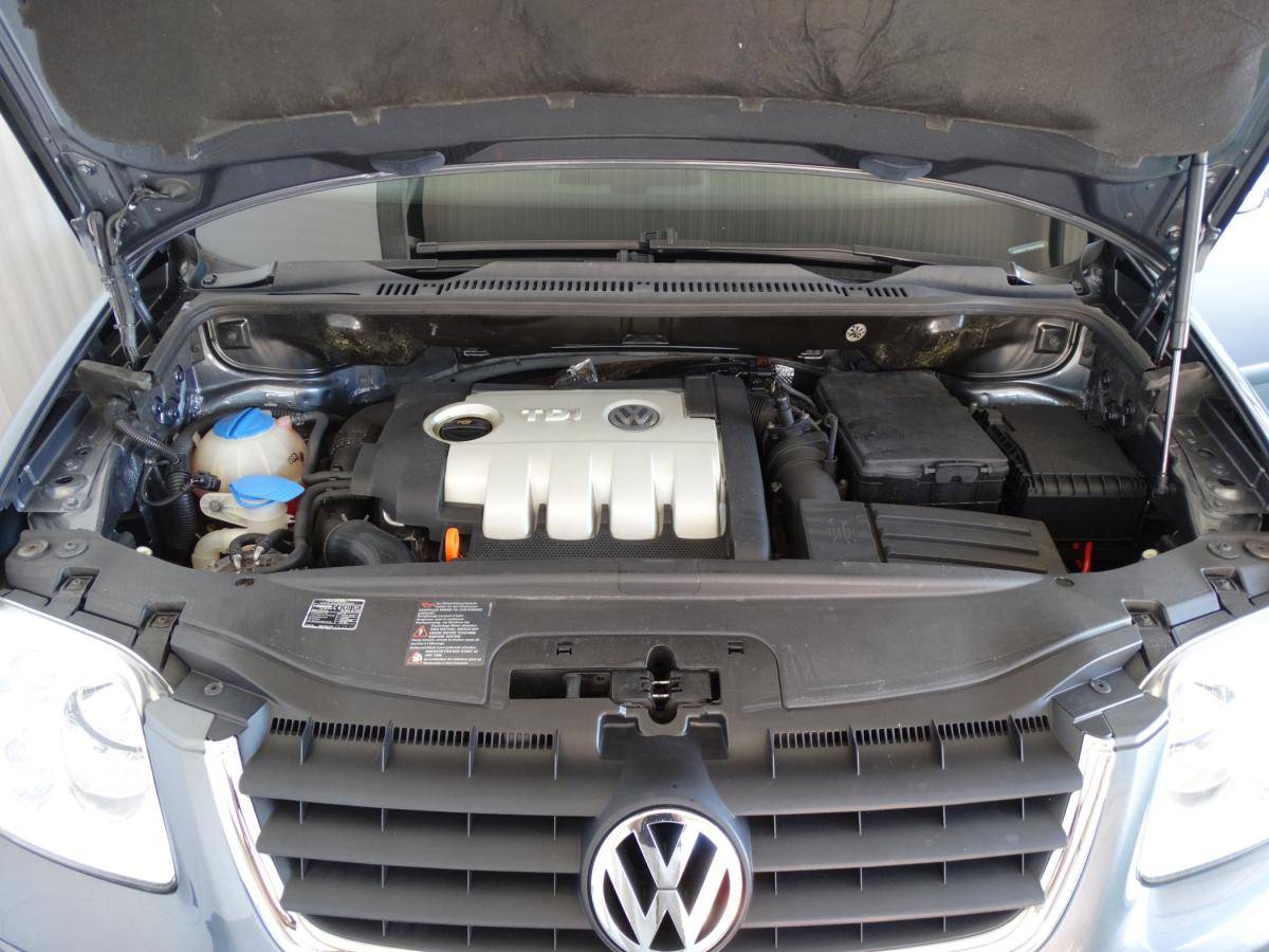 volkswagen-touran-2006-diesel-1968cc