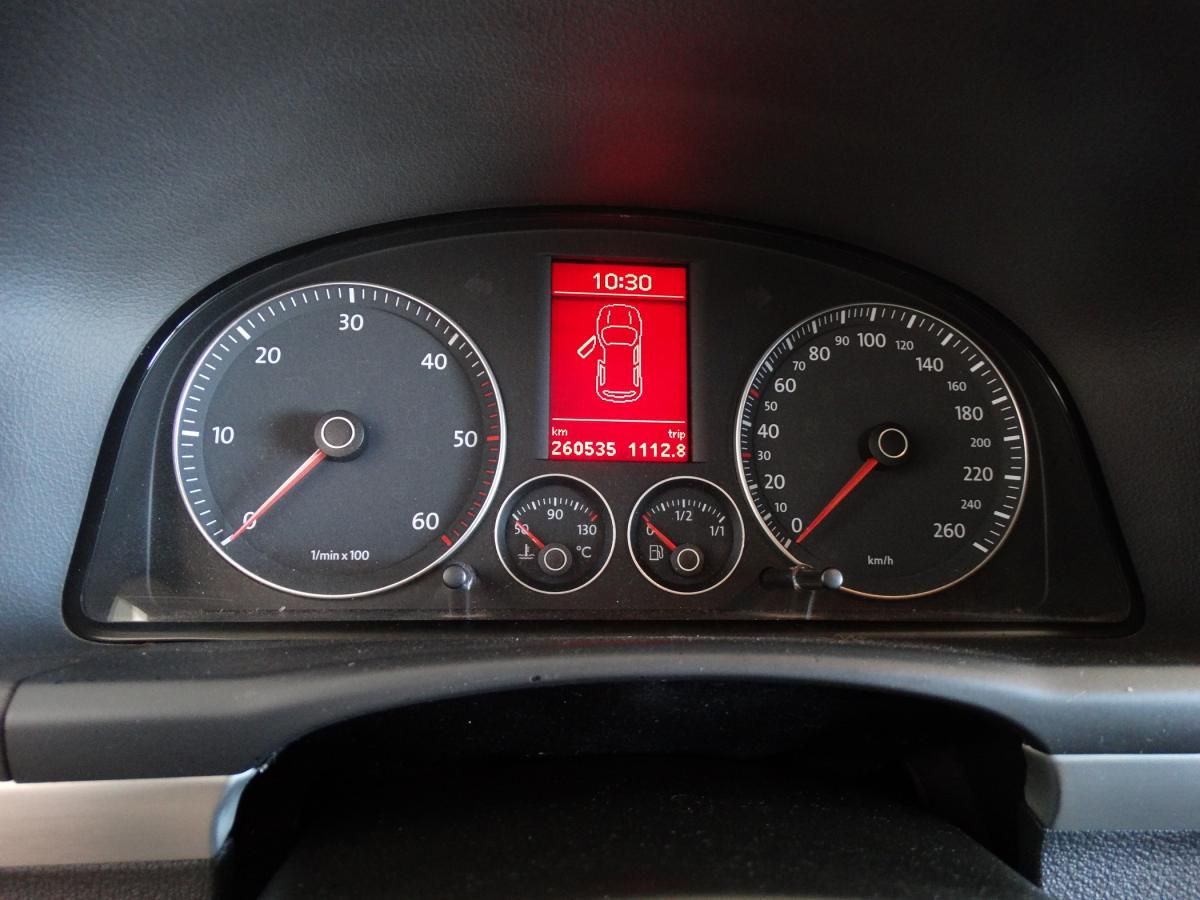 volkswagen-touran-2006-diesel-1968cc
