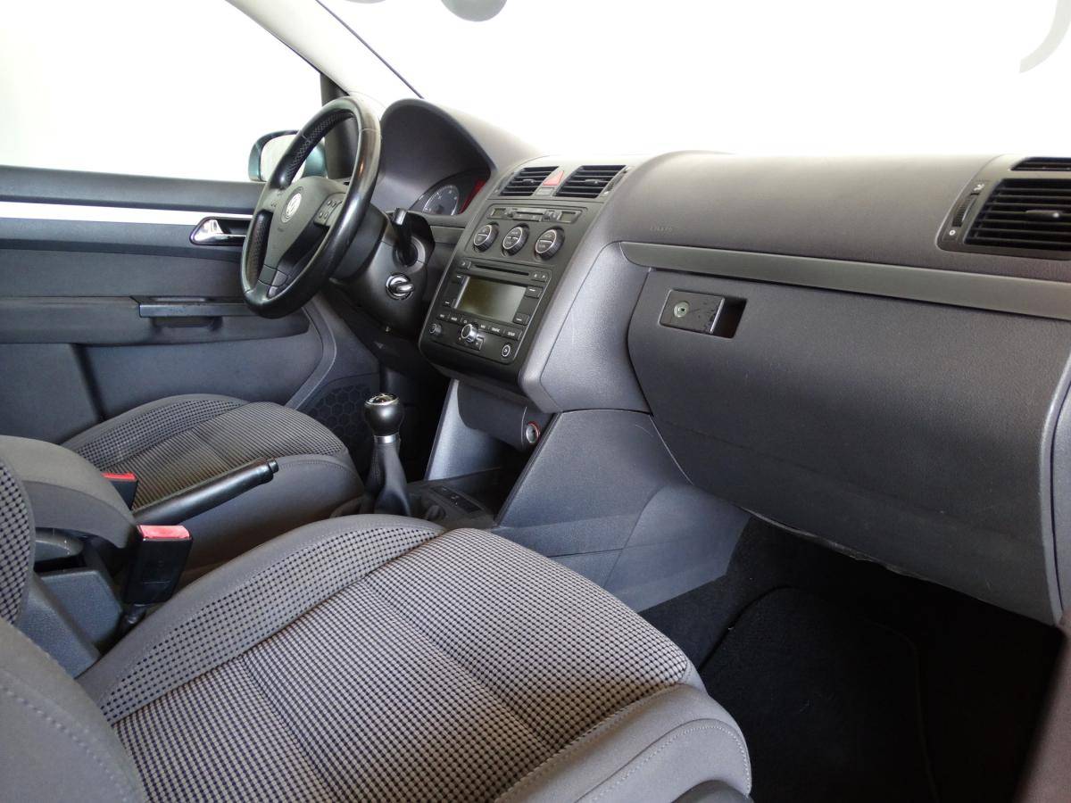 volkswagen-touran-2006-diesel-1968cc