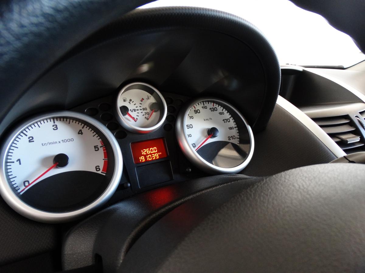 peugeot-207-2010-diesel-1398cc