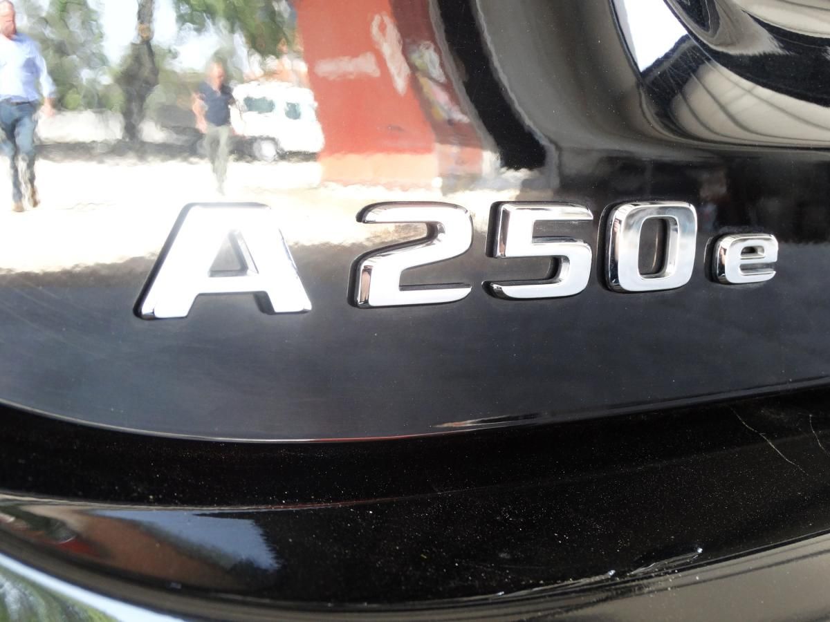 mercedes-benz-classe-a-2022-hibrido-a-gasolina-1332cc