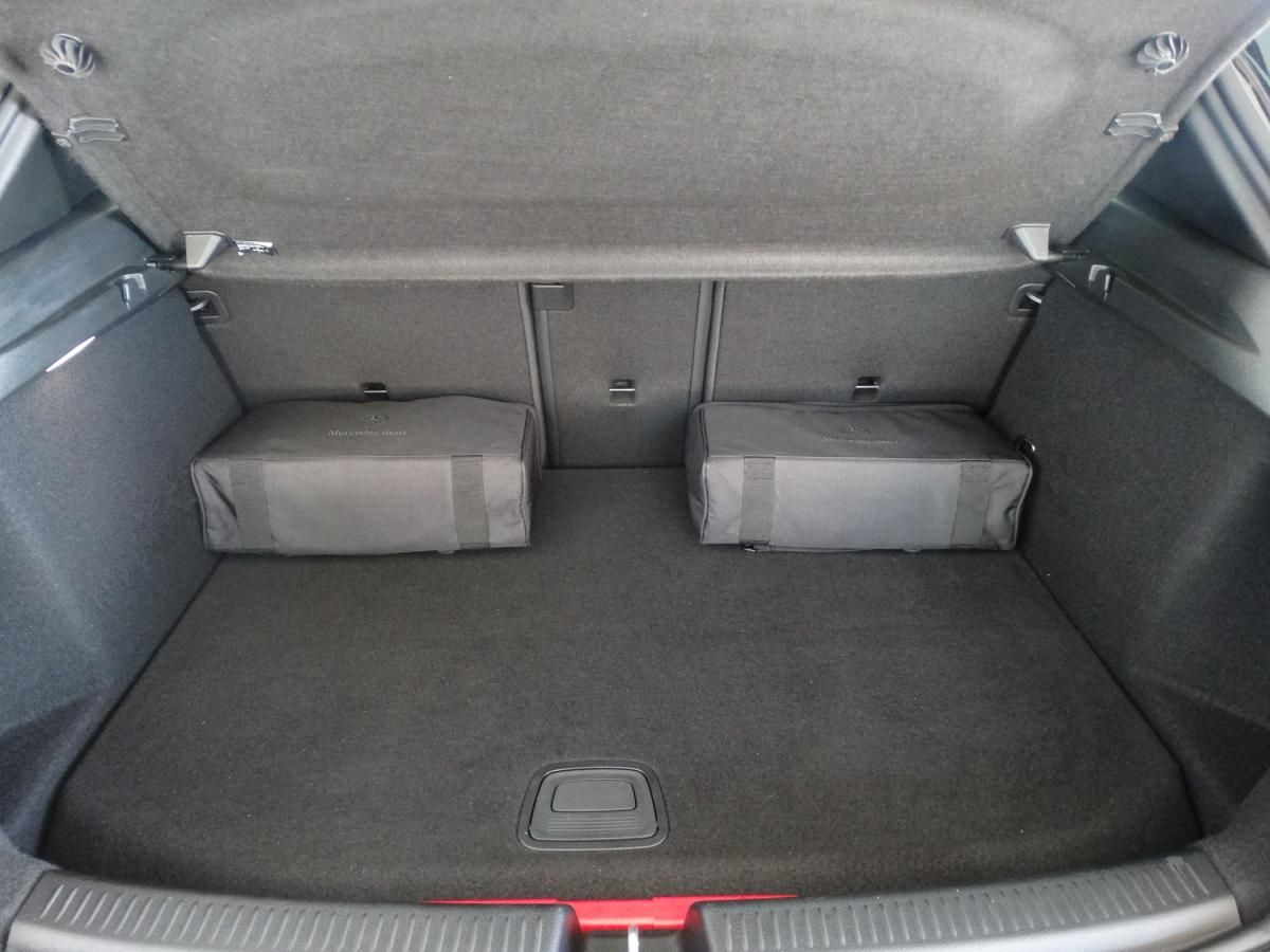 mercedes-benz-classe-a-2022-hibrido-a-gasolina-1332cc