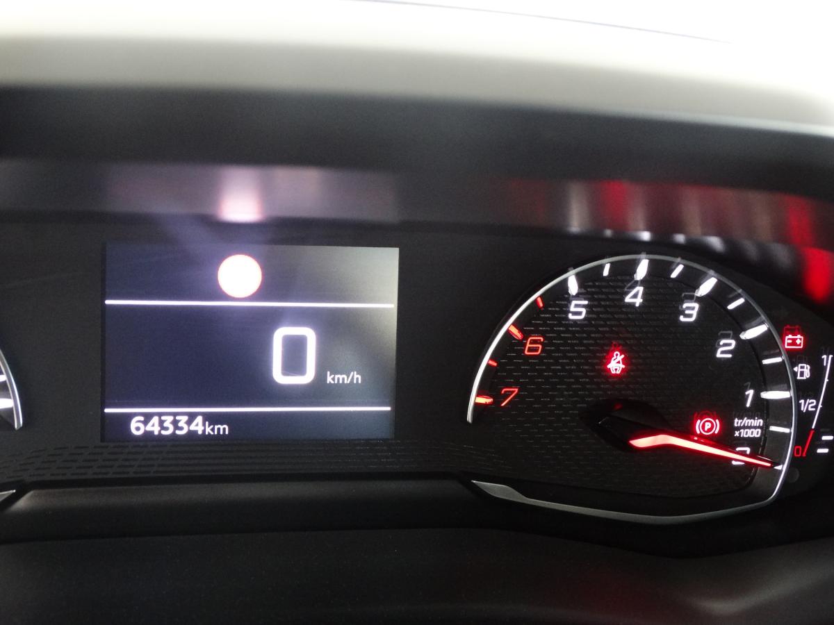 peugeot-2008-2021-diesel-1499cc