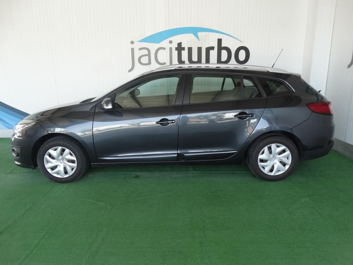 renault-megane-sport-tourer-2014-diesel-1461cc