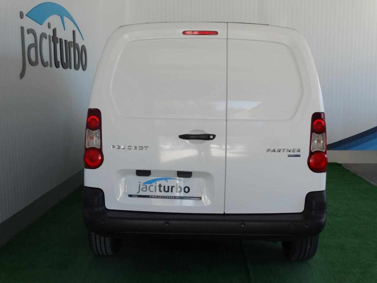 peugeot-partner-2018-diesel-1560cc