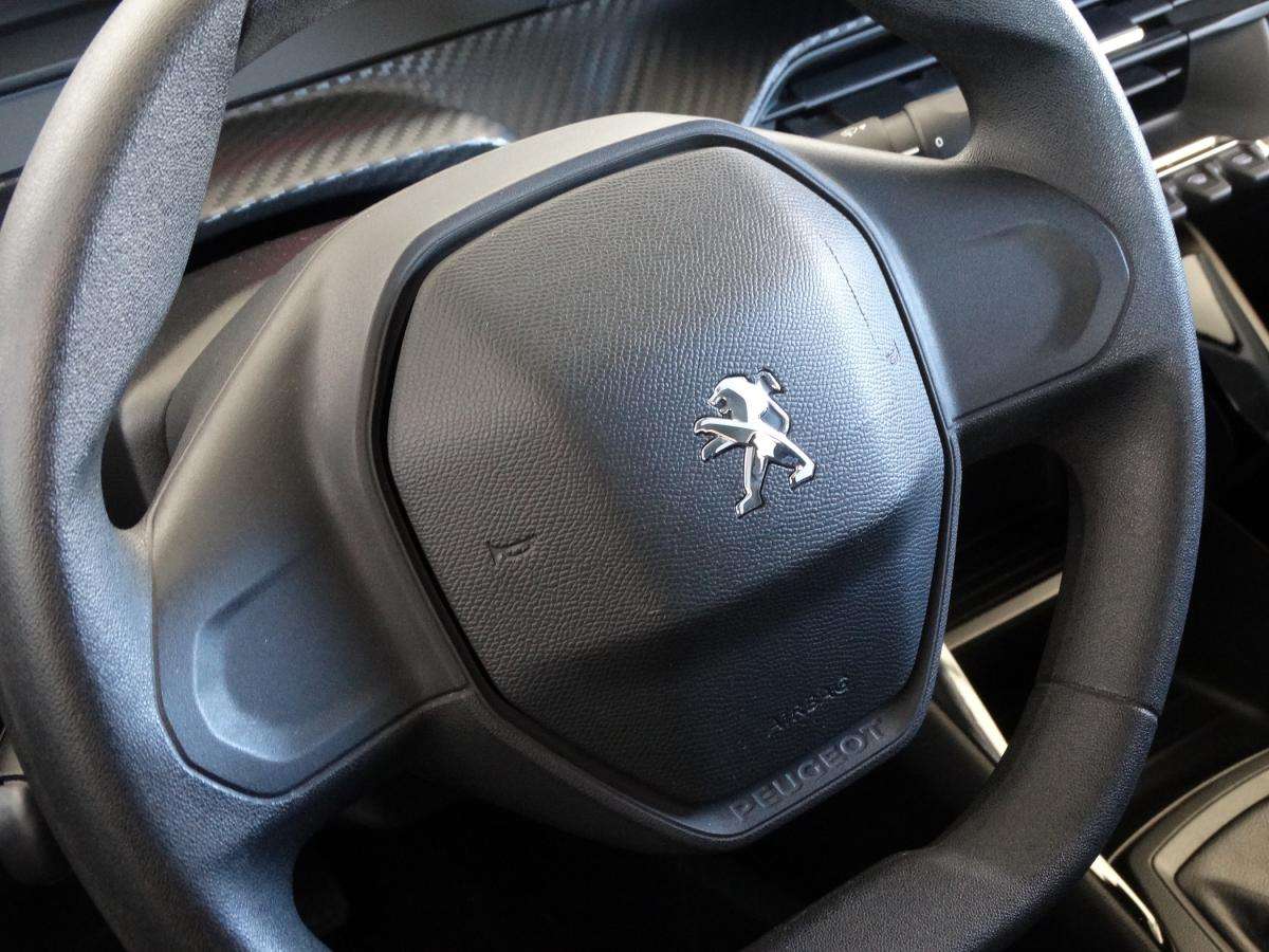 peugeot-208-2020-gasolina-1199cc