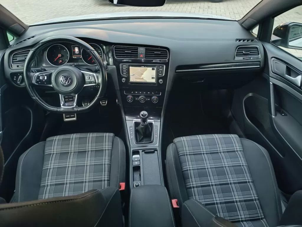 volkswagen-golf-2016-diesel-1968cc