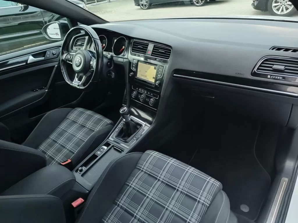 volkswagen-golf-2016-diesel-1968cc