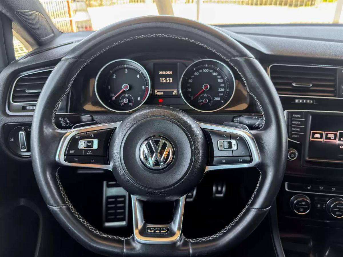 volkswagen-golf-2015-diesel-1968cc