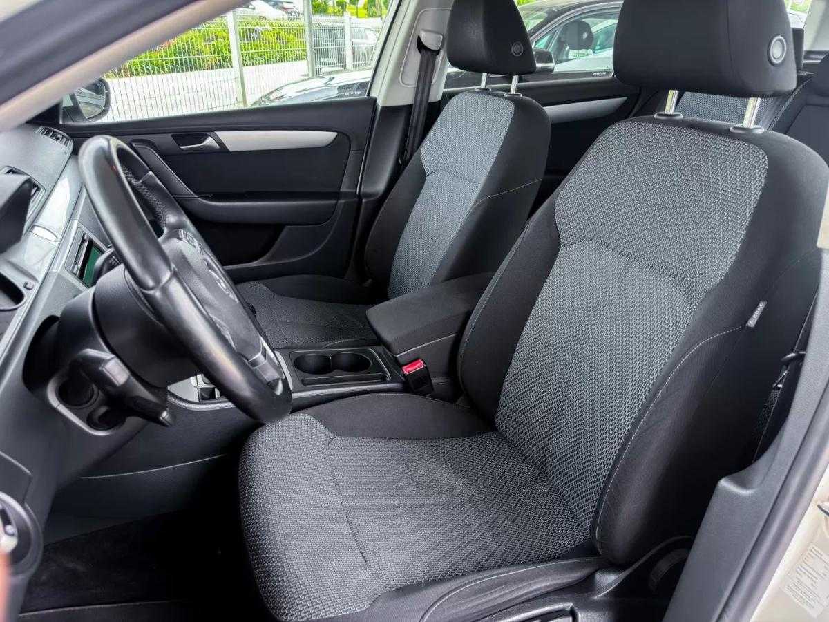 volkswagen-passat-variant-2013-diesel-1598cc