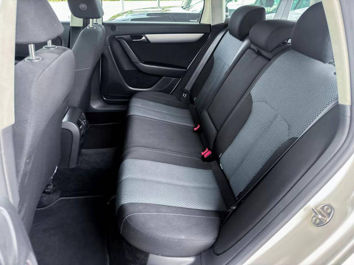 volkswagen-passat-variant-2013-diesel-1598cc