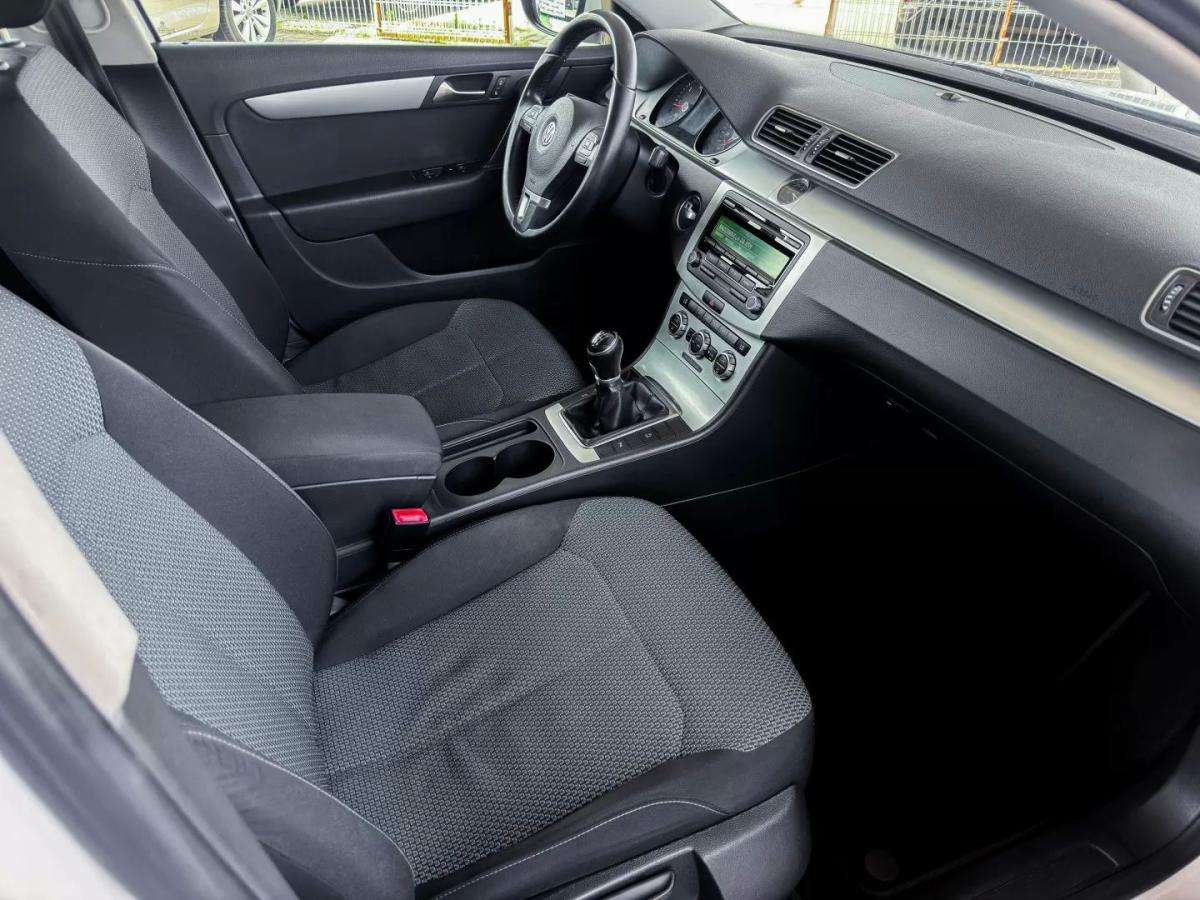 volkswagen-passat-variant-2013-diesel-1598cc