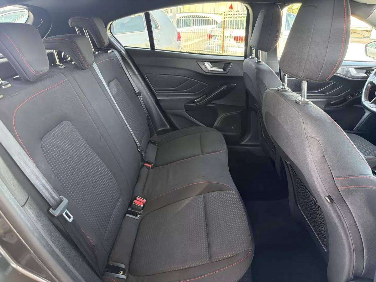 ford-focus-2018-gasolina-998cc