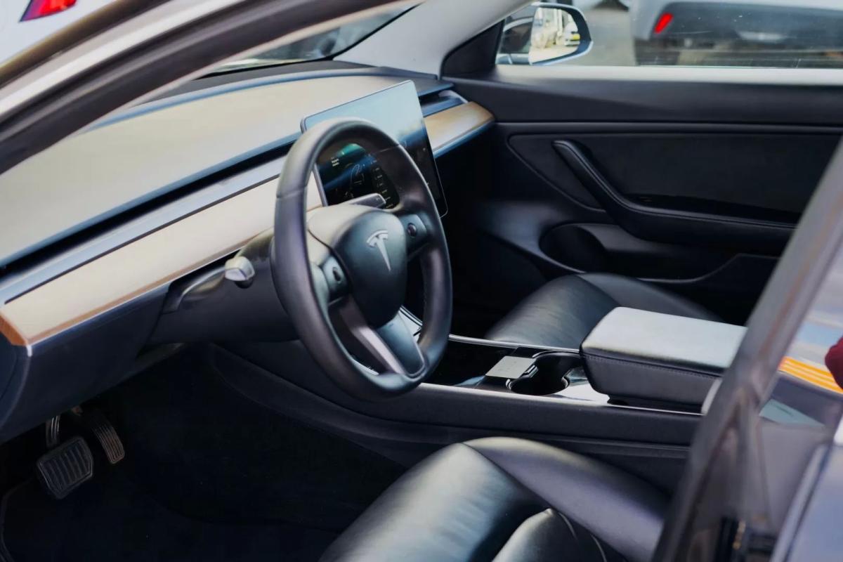 tesla-model-3-2020-eletrico-200cc
