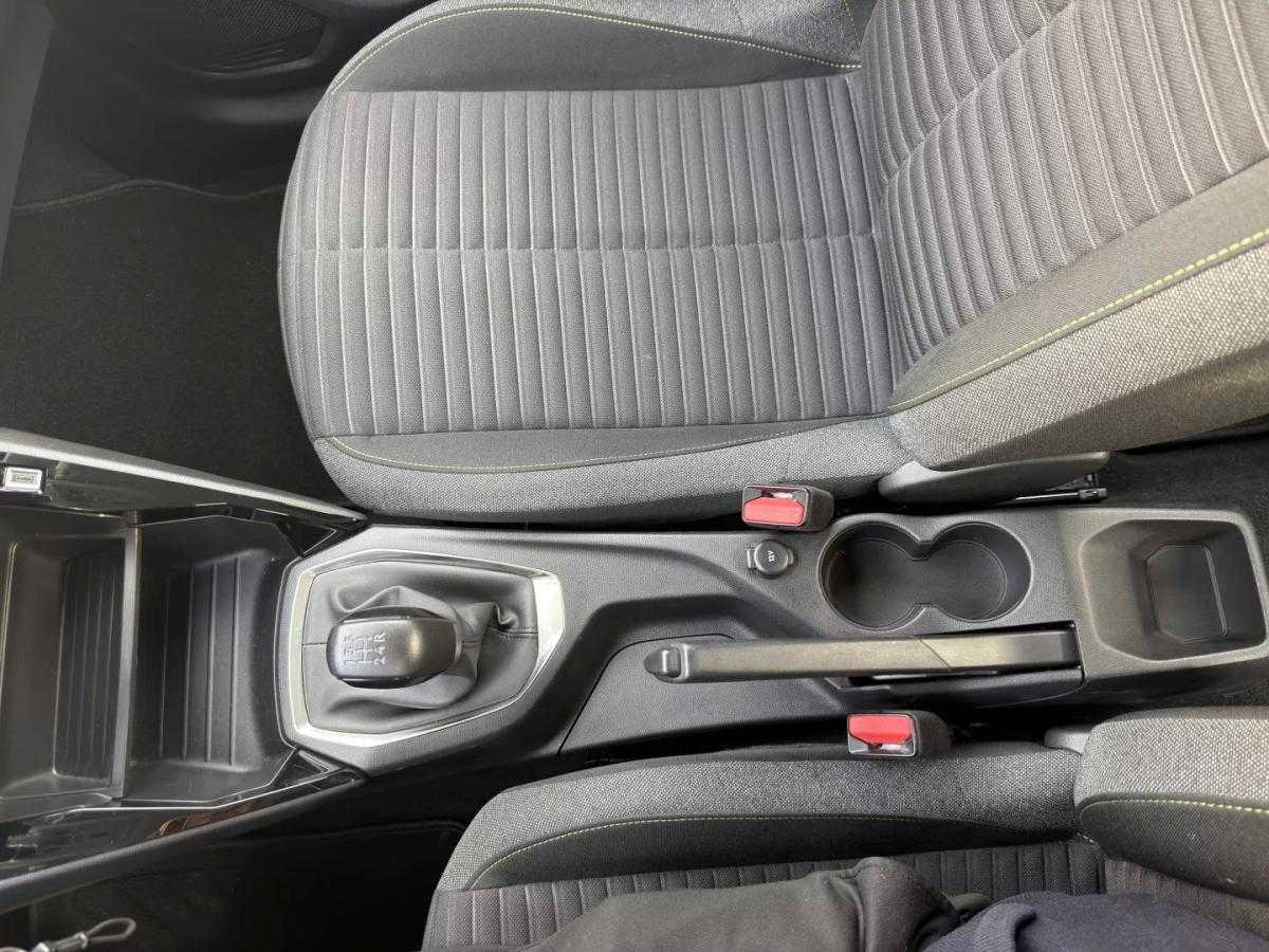 peugeot-208-2024-gasolina-1199cc
