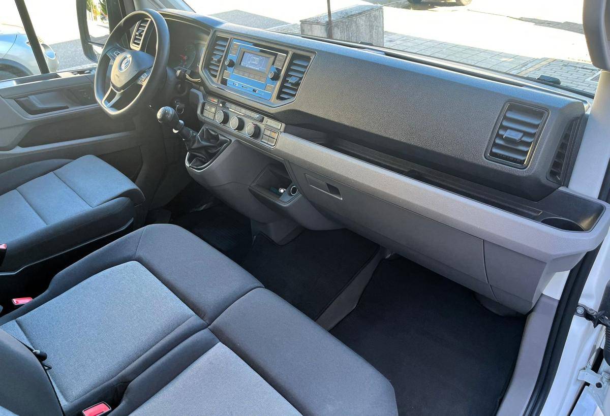 volkswagen-crafter-2023-diesel-1968cc