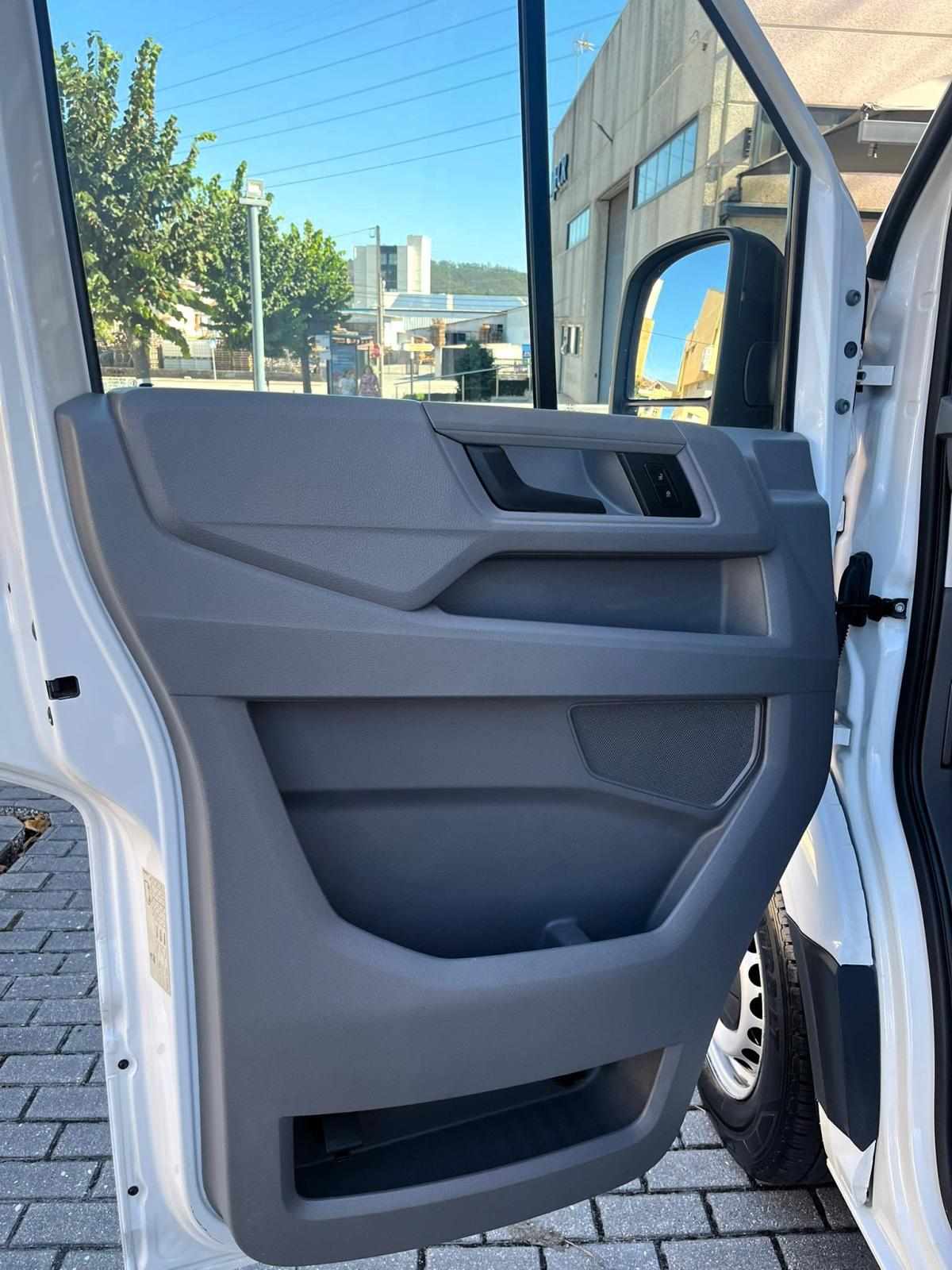 volkswagen-crafter-2023-diesel-1968cc