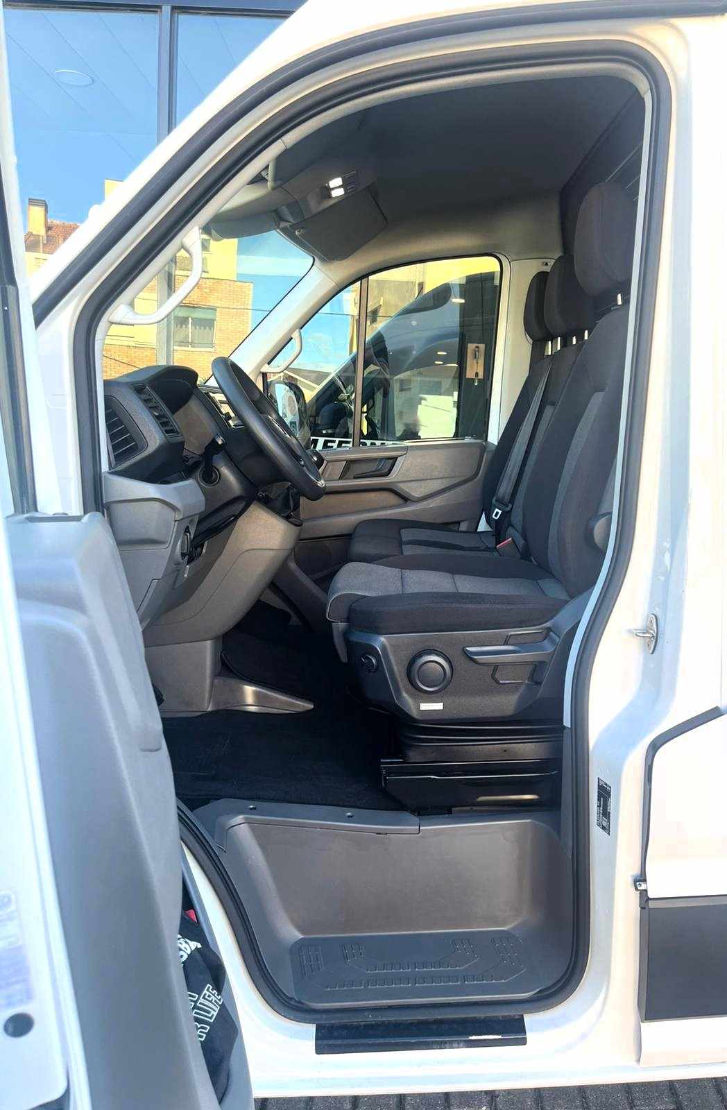 volkswagen-crafter-2023-diesel-1968cc