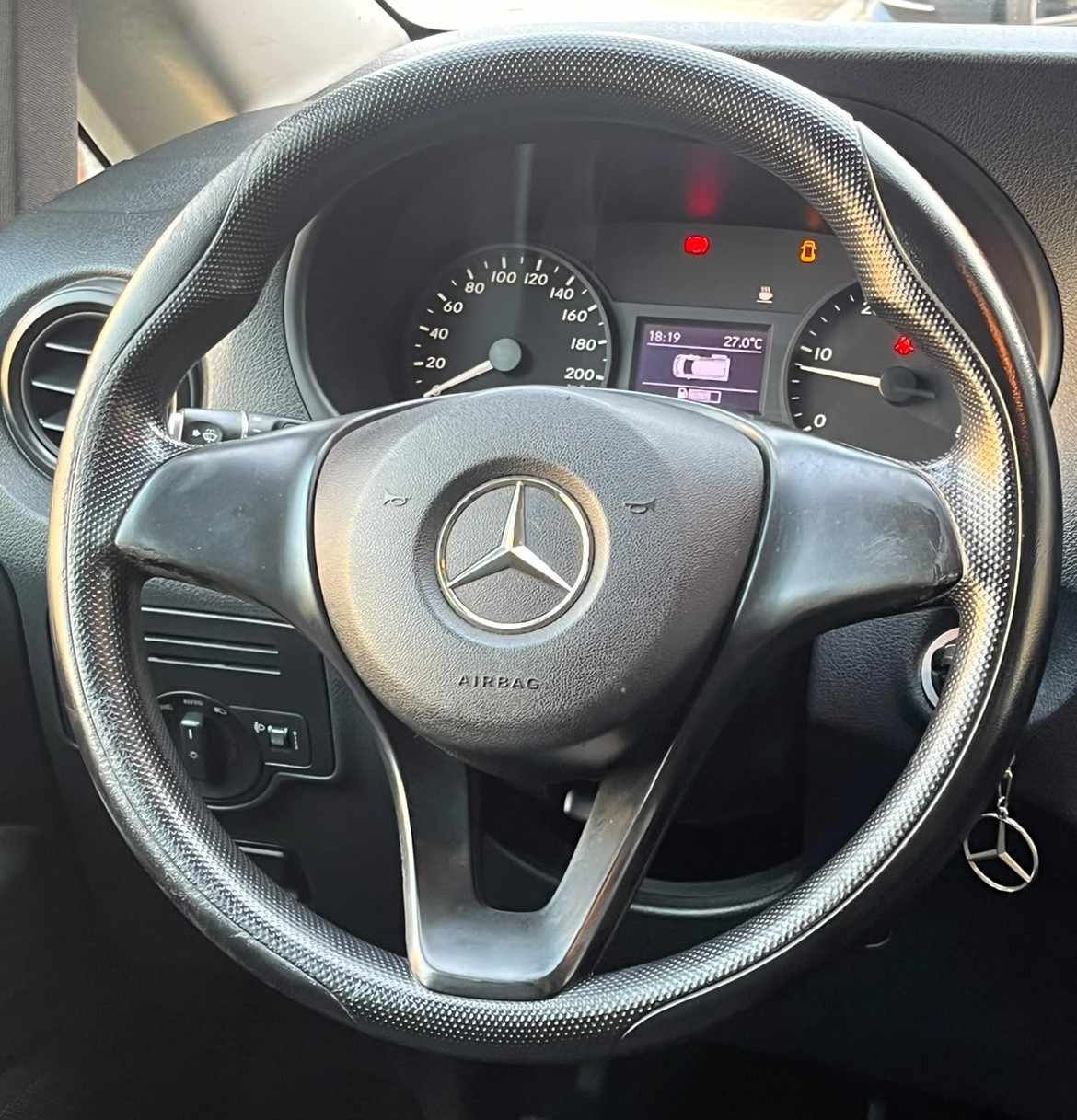mercedes-benz-vito-2015-diesel-2143cc