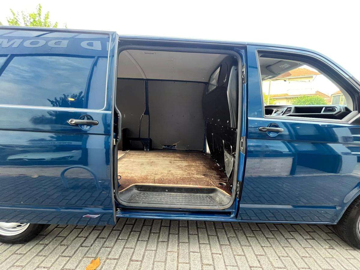 volkswagen-transporter-2021-diesel-1968cc