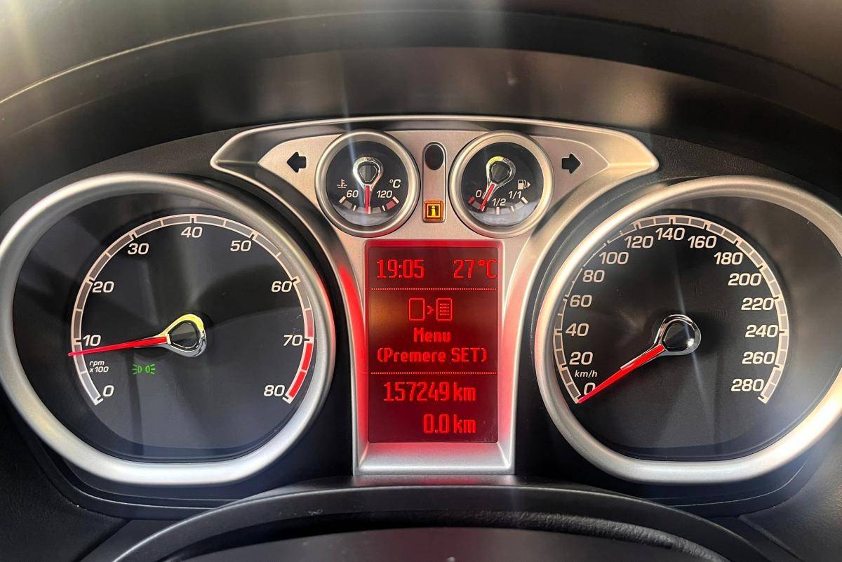 ford-focus-2010-gasolina-2521cc
