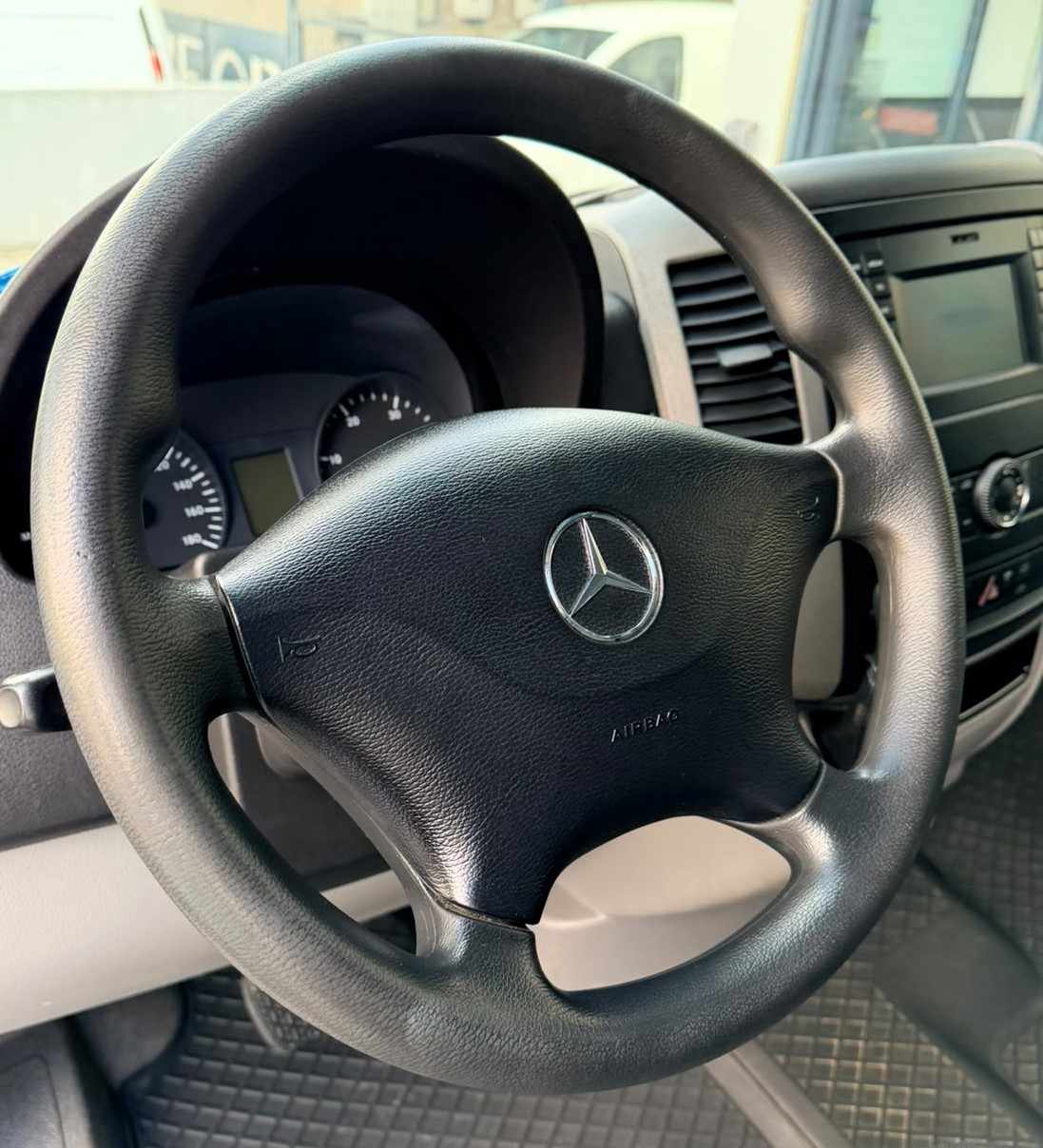 mercedes-benz-sprinter-2018-diesel-2143cc