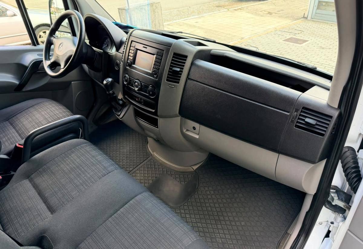 mercedes-benz-sprinter-2018-diesel-2143cc