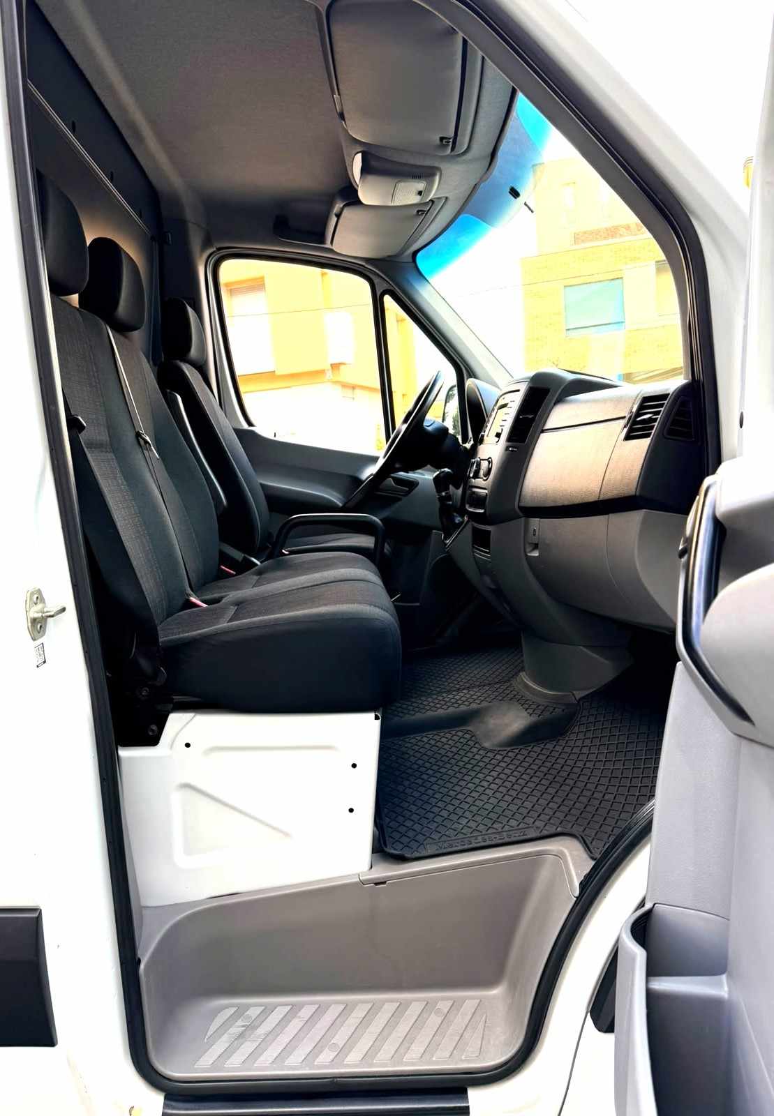 mercedes-benz-sprinter-2018-diesel-2143cc