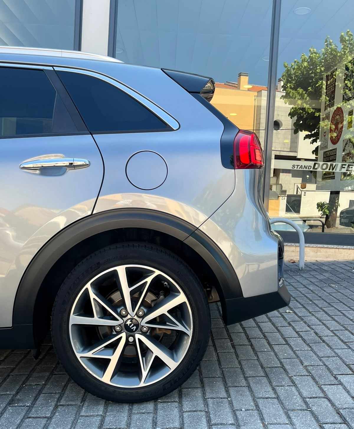 kia-niro-2019-hibrido-a-gasolina-1580cc